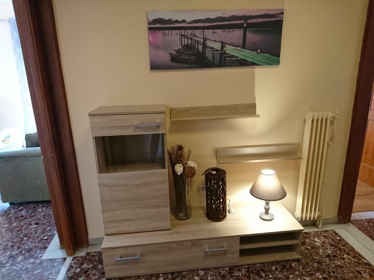 Lägenhet på 90 m² i Pagrati, med 2 sovrum och 1 badrum  Aten Exteriör bild
