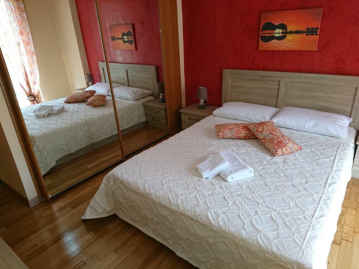 Lägenhet på 90 m² i Pagrati, med 2 sovrum och 1 badrum  Aten Exteriör bild
